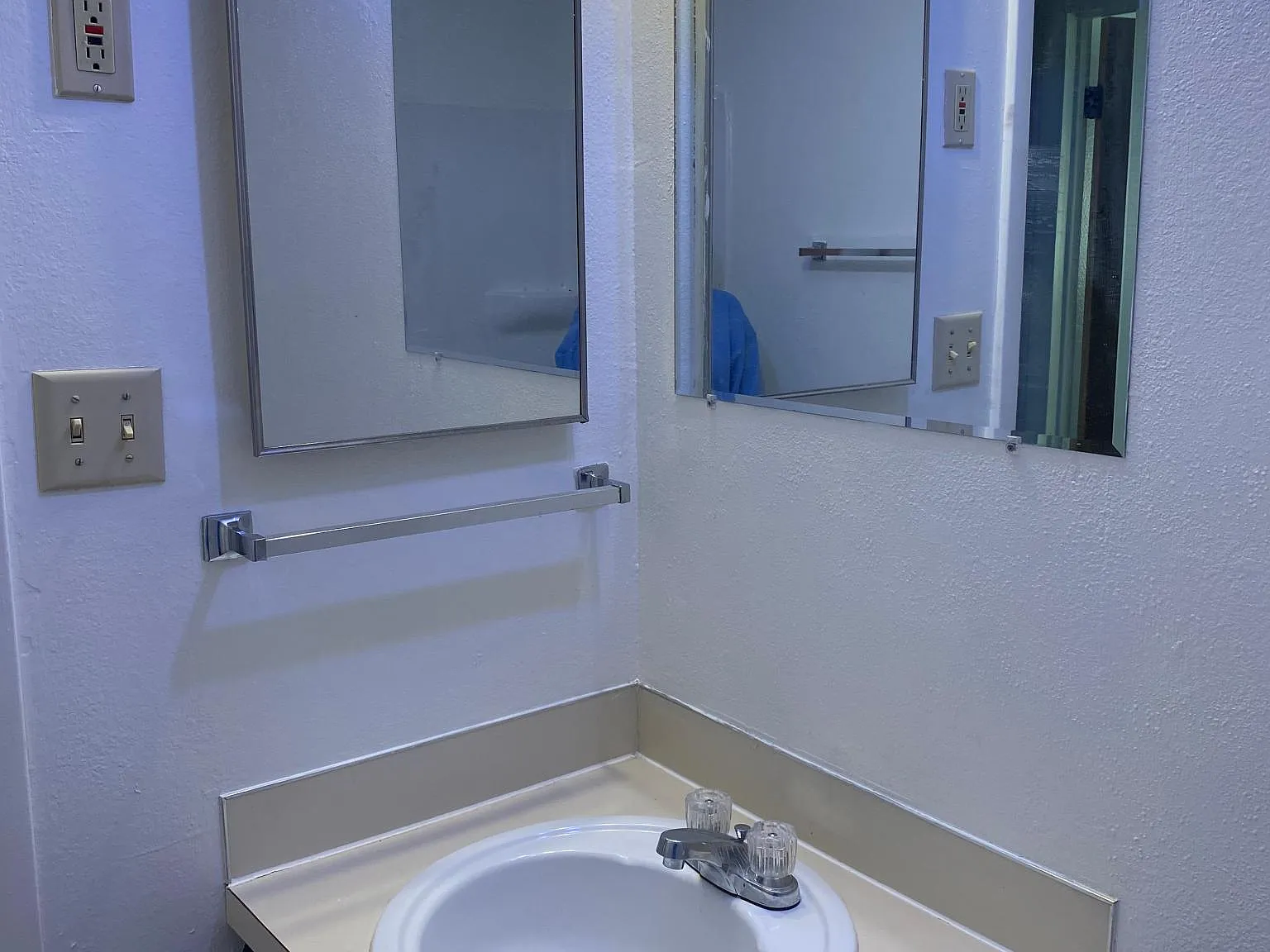 2 bed, 680 sqft, $1,000 — Photo 3