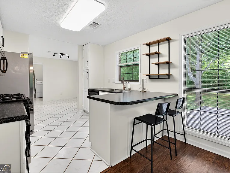 11525 Matthews Trl — Photo 8