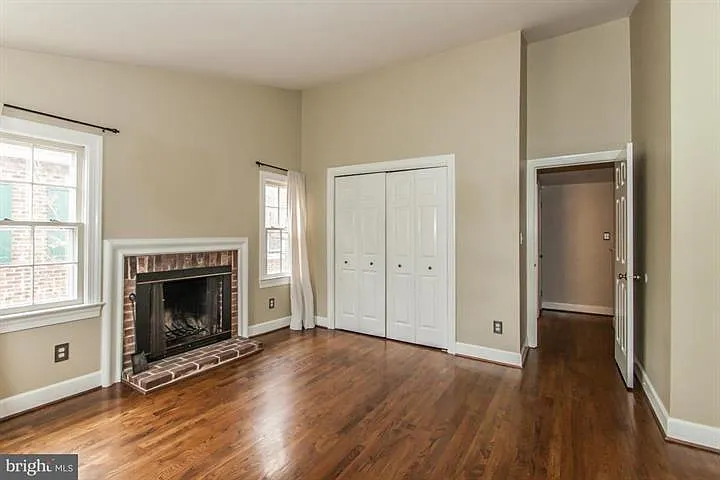 211 S Fayette St — Photo 4