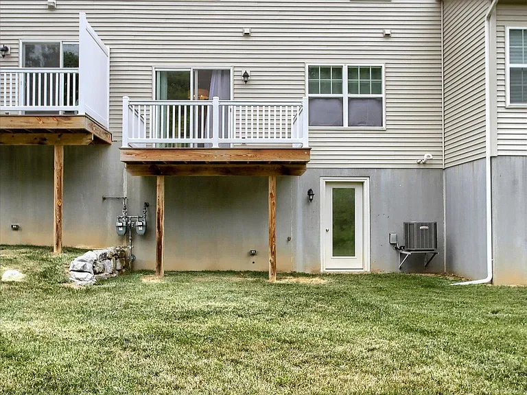1747 Shady Ln — Photo 35