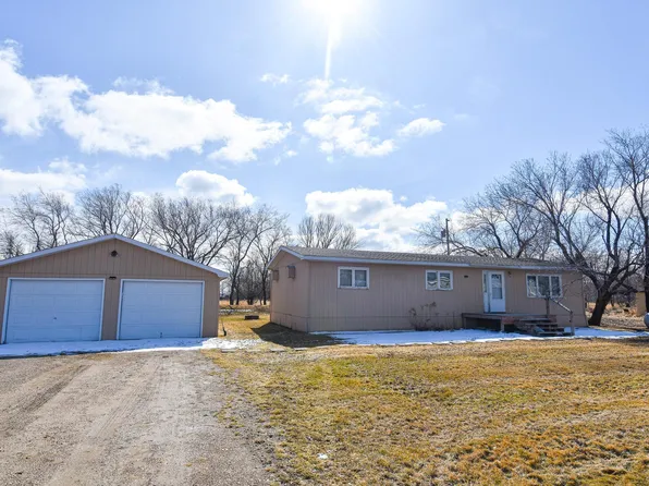 15377 Connie St, Thief River Falls, MN 56701