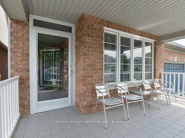 106 Pennyroyal Cres — Photo 2