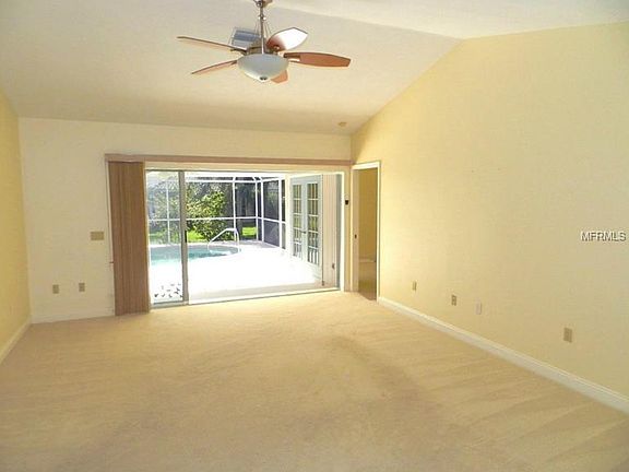 4th image of 390 Eden Dr