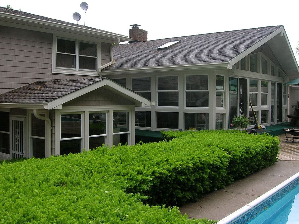 2nd image of 2092 Wedgewood Dr