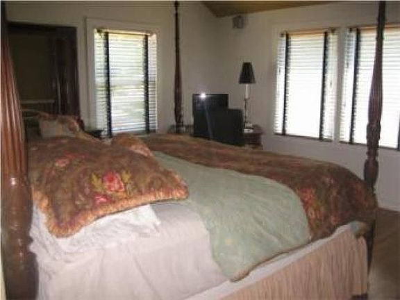 3rd image of 4540 Jefferson St #4540