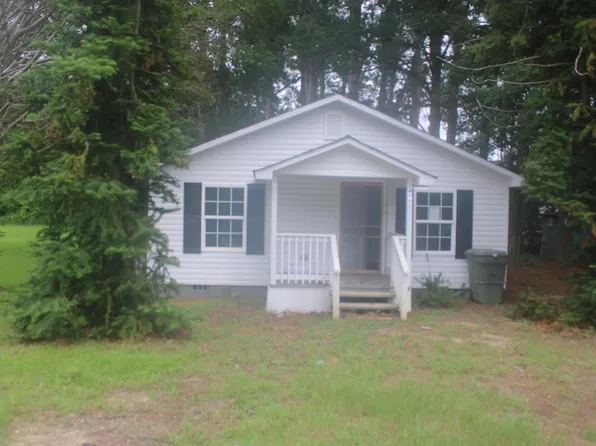406 Stewart St, Dillon, SC 29536