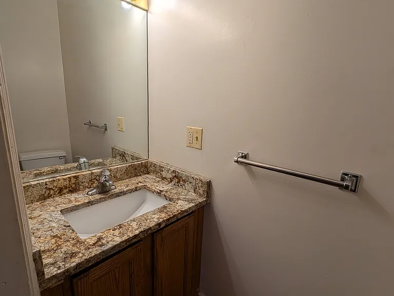 541 University Ave #1 — Photo 13