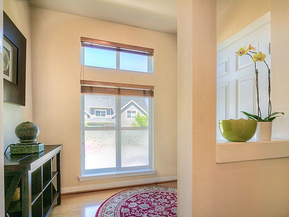 2nd image of 2325 NE Park Dr