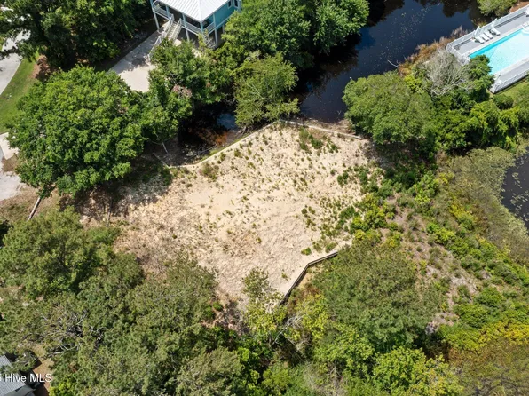 302 Friendship Court, Emerald Isle, NC 28594