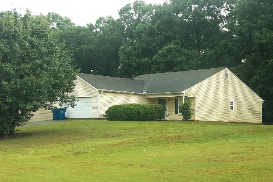 2nd image of 1481 Elise Dr