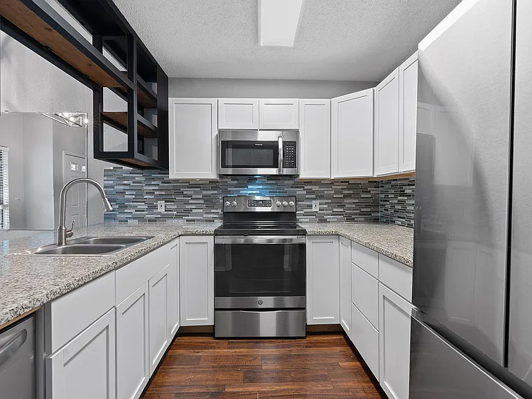 3207 Grooms St #3 — Photo 6