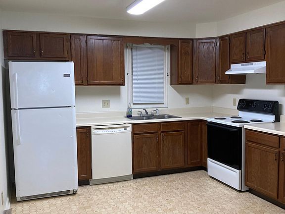 2nd image of 14765 Sherwood Dr