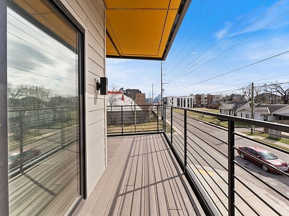 3rd image of 2704 Clifton Ave Unit 203