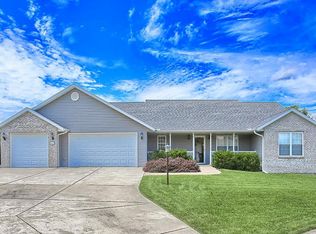 603 Gladney Ct, Mahomet, IL