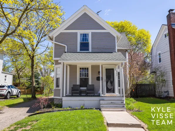 622 Gladstone Dr SE, Grand Rapids, MI 49506