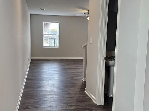 5th image of 601 Ashwood Ave