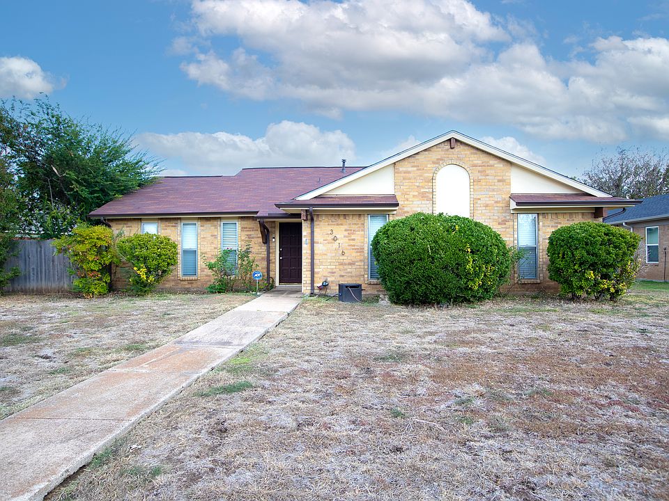 1st image of 3016 Royal Oaks Dr