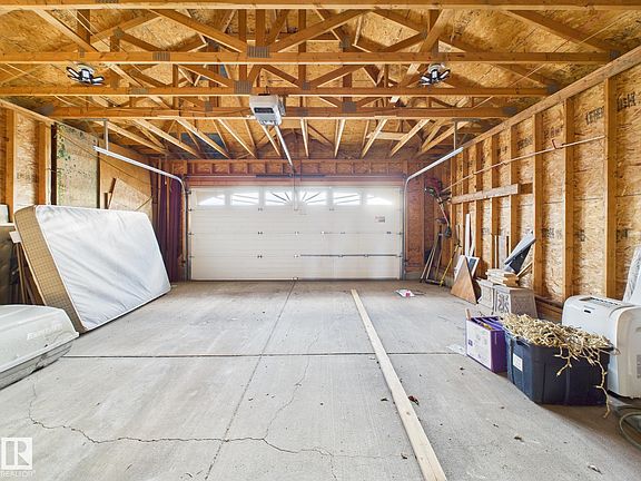 3rd image of 11 Greenbriar Pl
