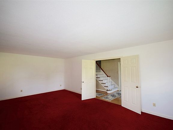 4th image of 1260 Lawndale Dr