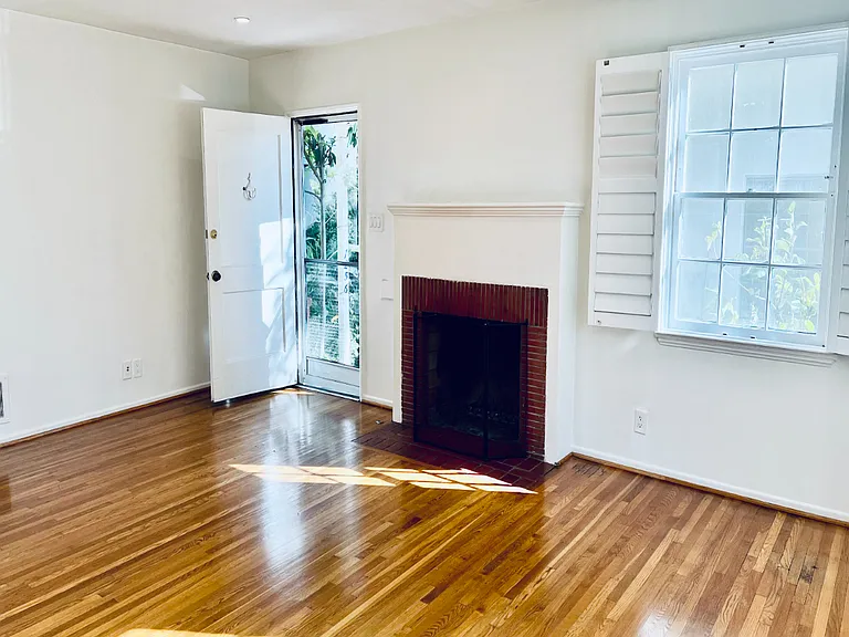1256 Devon Ave #1256 — Photo 5