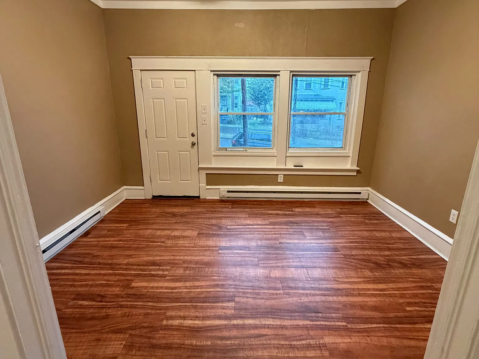 2 bed, $1,300 — Photo 3