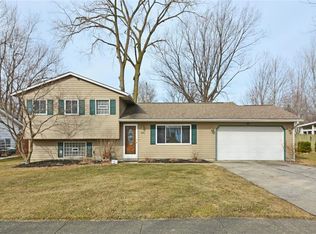 860 Roberts St, Sheffield Lake, OH