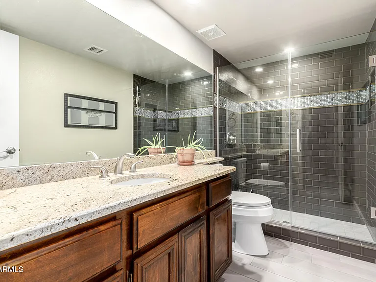 7901 E Luke Ln — Photo 16