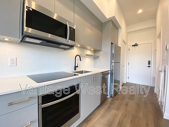 3rd image of 1274 Devonshire Ave #603