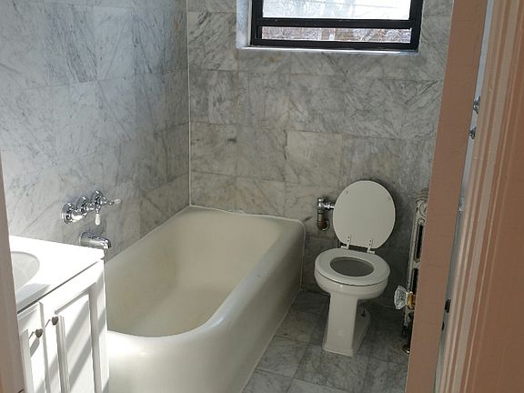5th image of 32-34 Vanderburgh Ave #4