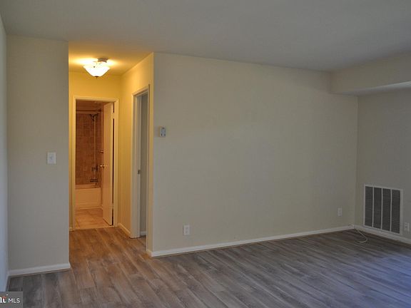 4th image of 6091 Majors Ln Unit 6