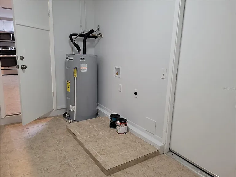 533 E Charlotte Ave — Photo 14
