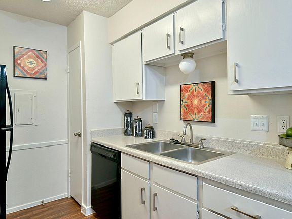 4th image of 3101 W Normandale St #370ac12c9