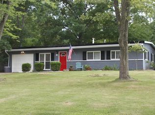 18 W Meadow Ln, Ballwin, MO 63021