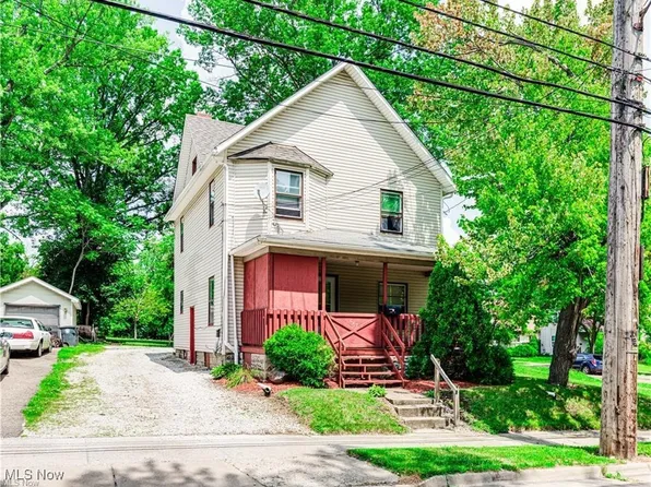 647 Upson St, Akron, OH 44305