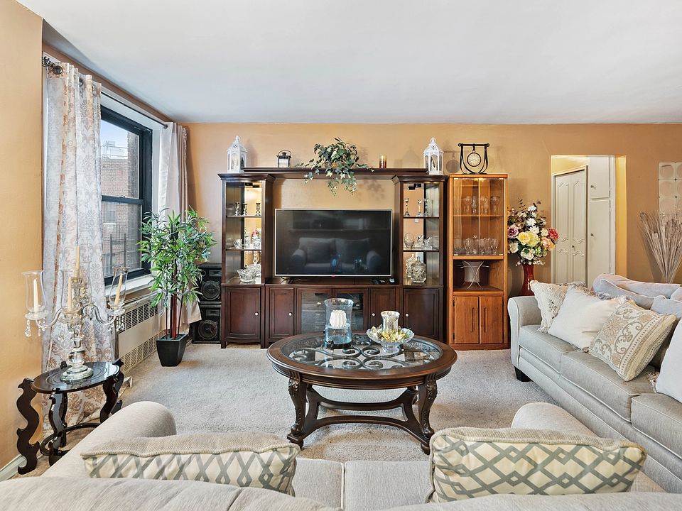 1st image of 1165 E 54th St APT 7A