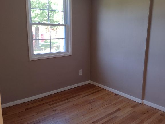 5th image of 431 Clearview Dr APT C