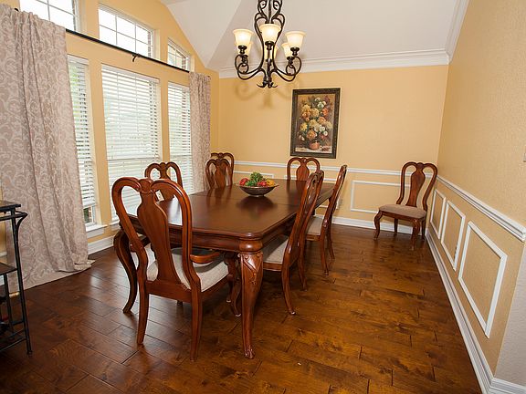4th image of 8035 Gleneagles Dr