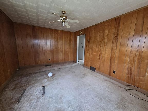 3rd image of 153 Stanley Hill Rd