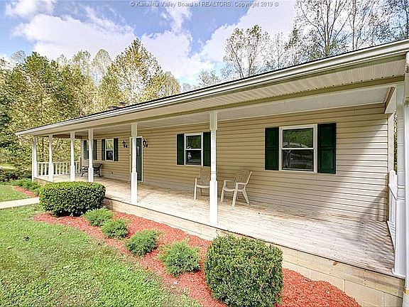 3rd image of 30 Carney Dr