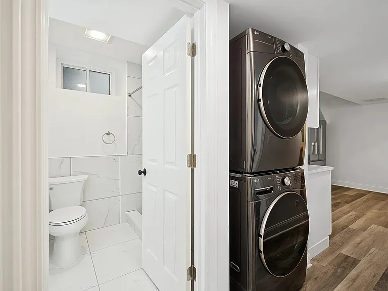 2310 Ridge Ave — Photo 16