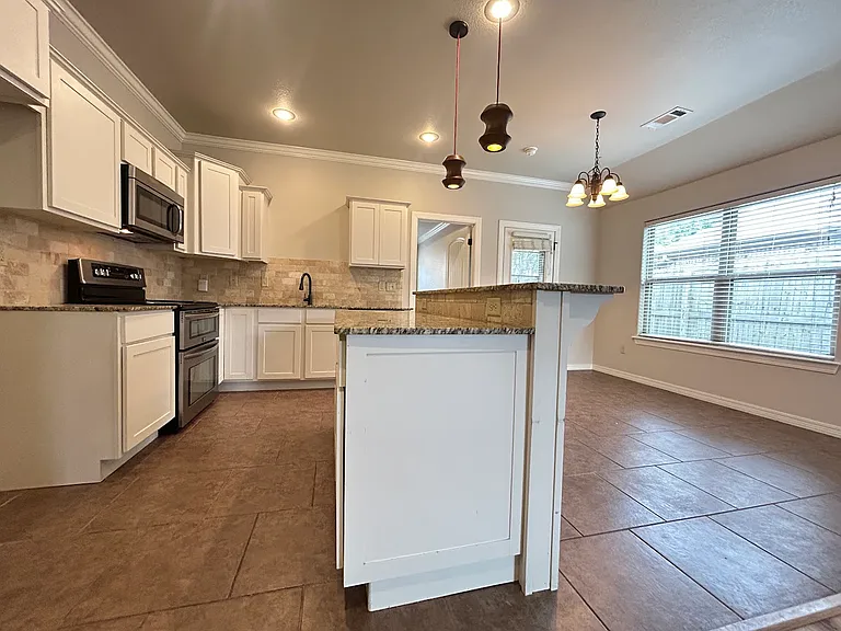 2632 N Barcelona Ave — Photo 4