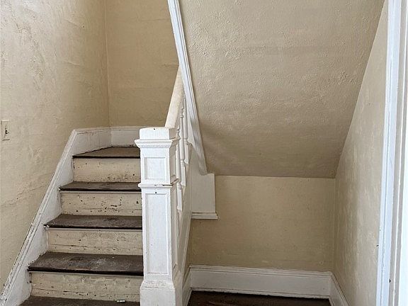 3rd image of 743 N Belmont Ave