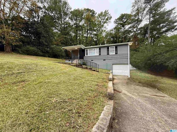 205 Lake Drive Cir NE