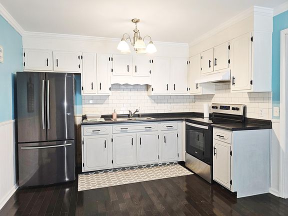 5th image of 150 Crystal Ln