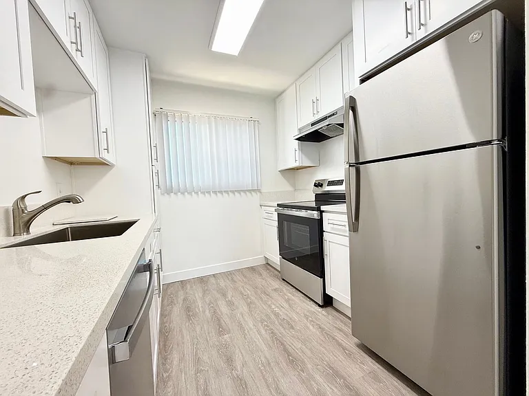4681-4691 Kansas St — Photo 5