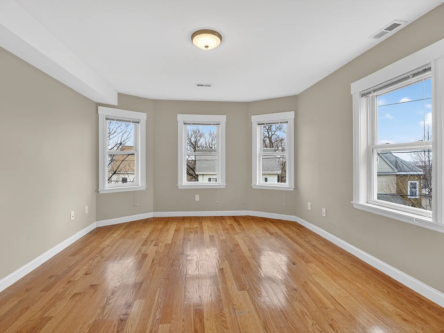 25 Main Street - Apt 3 — Photo 2