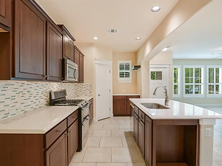 10908 Railway Ln #76 — Photo 1