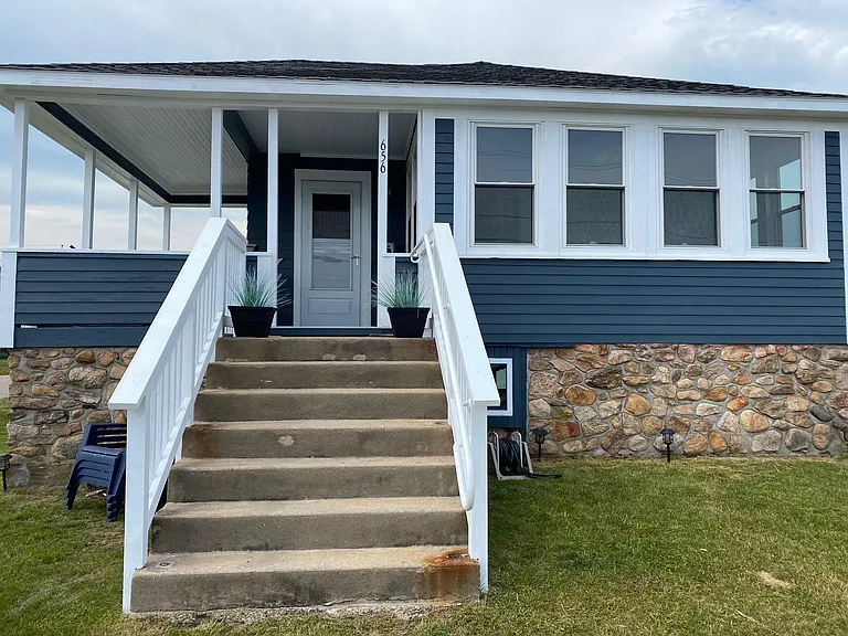 656 Atlantic Ave — Photo 2