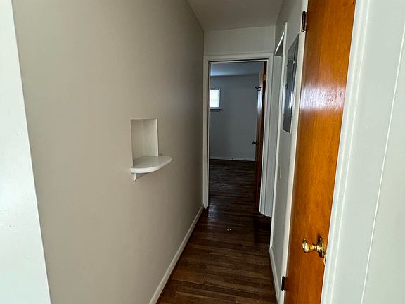 2nd image of 2511 Woodlawn St APT 2
