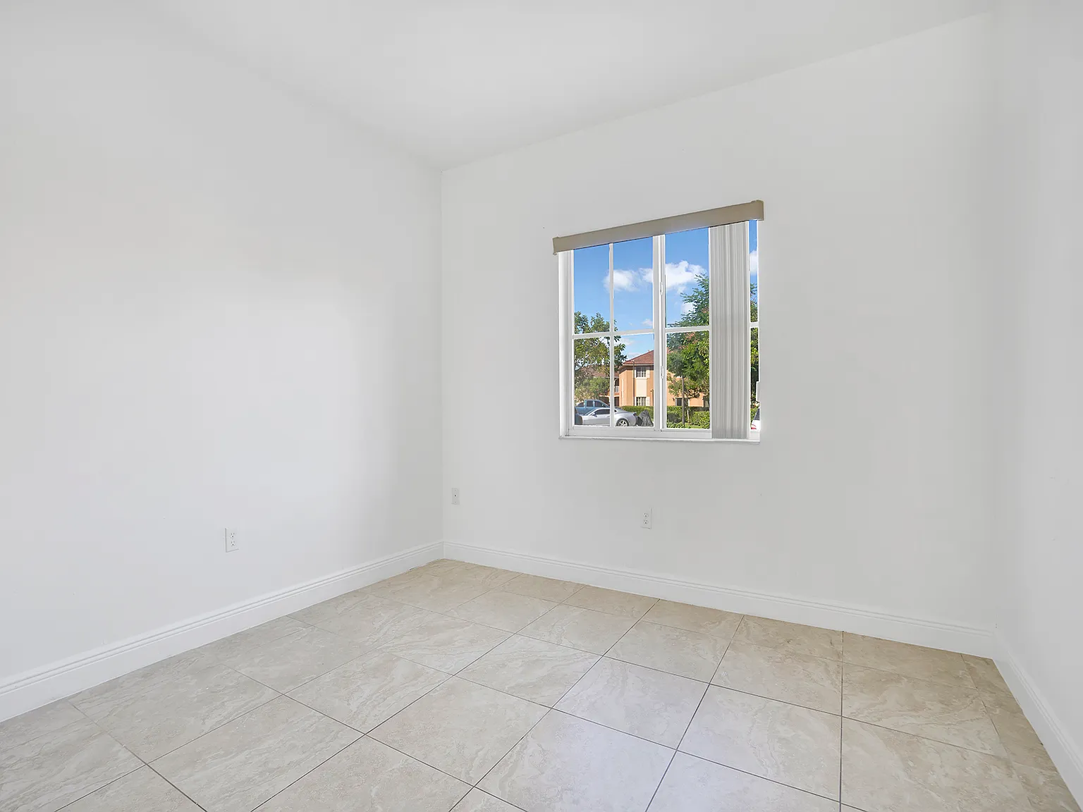 Miami Gardens Park Apartments - 18110... — Photo 3